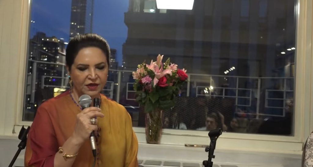 Tahira Saeed Sings For Sharmila Tagore - Viral Video
