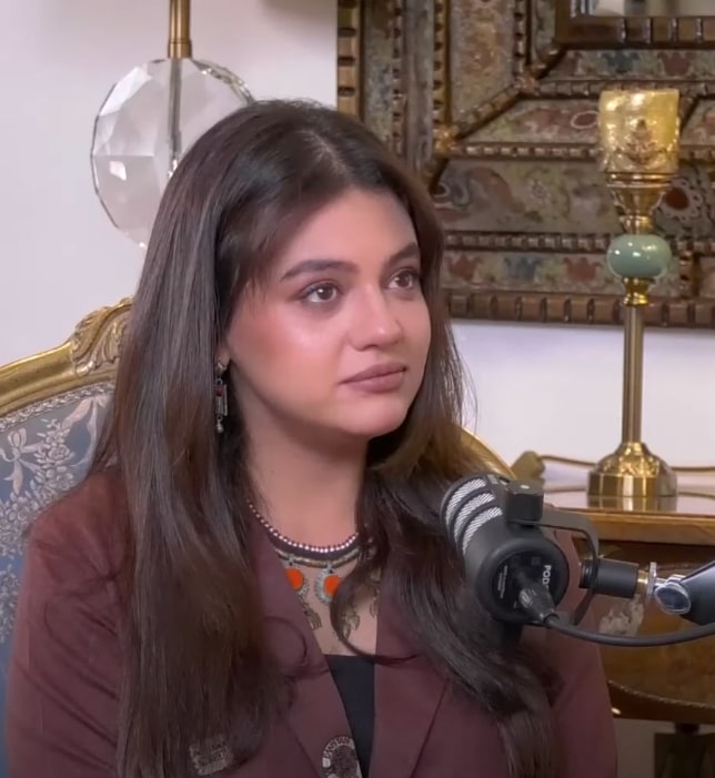 Zara Noor Abbas Gets Emotional As She Shares Her Spiritual Journey