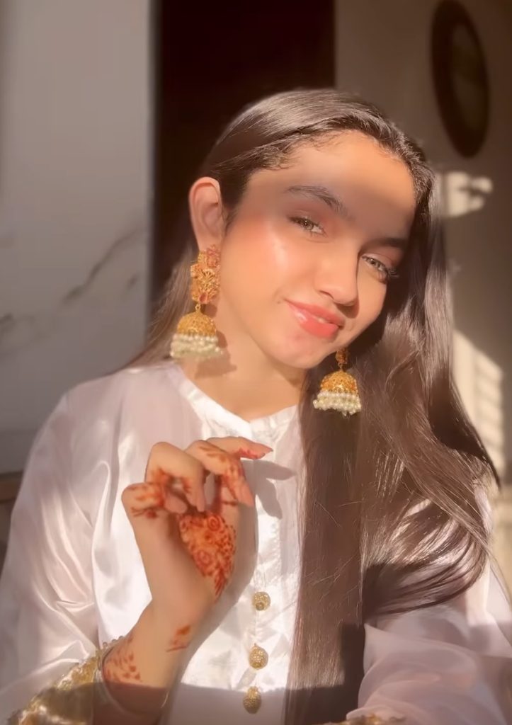 Viewers Think Loud Makeup Doesn't Suit Young Aina Asif