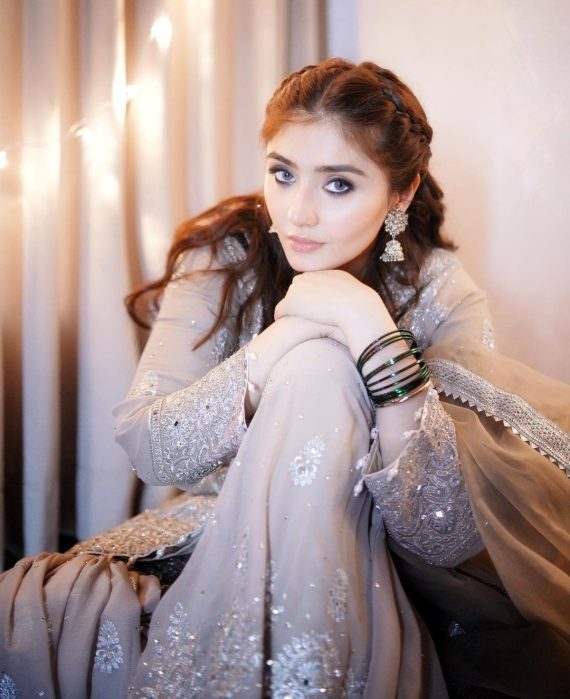 Adorable Pictures of Pakistani Celebrities from Chand Raat | Reviewit.pk