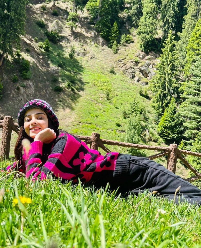 Zainab Shabbir and Usama Khan Pictures From Northern Areas With Friends