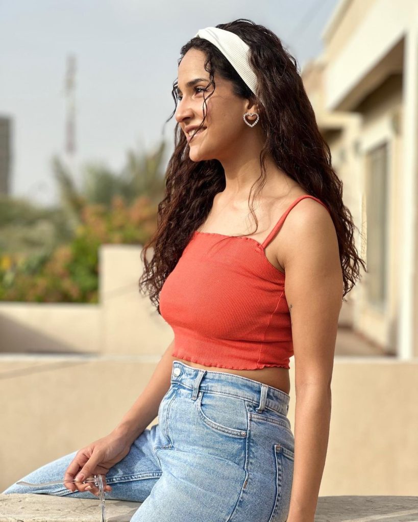 Anoushay Abbasi Shines In Orange For Her Summer Look