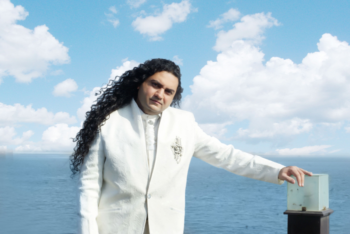 Twitter Has Hilarious Reaction On Taher Shah Announcing Hollywood Debut