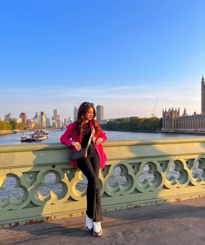 Kinza Hashmi Unseen Pictures From Her Recent UK Trip