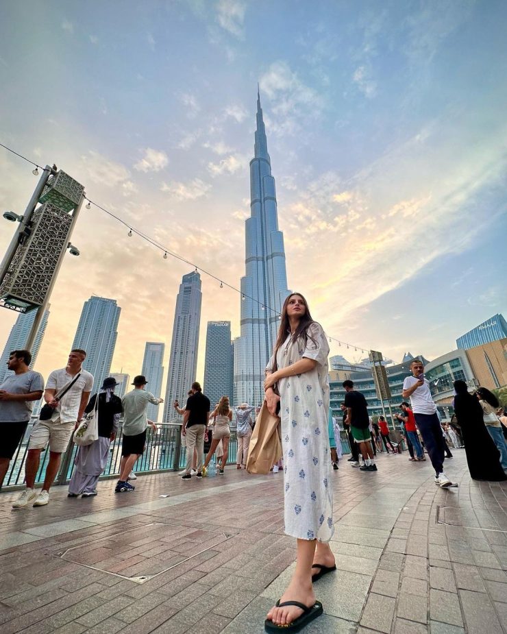 Maaz Safder Posts Beautiful Pictures With Wife from Dubai | Reviewit.pk