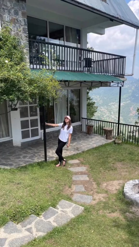 Mahira Khan Enjoys Some Down Time With Family In Northern Areas