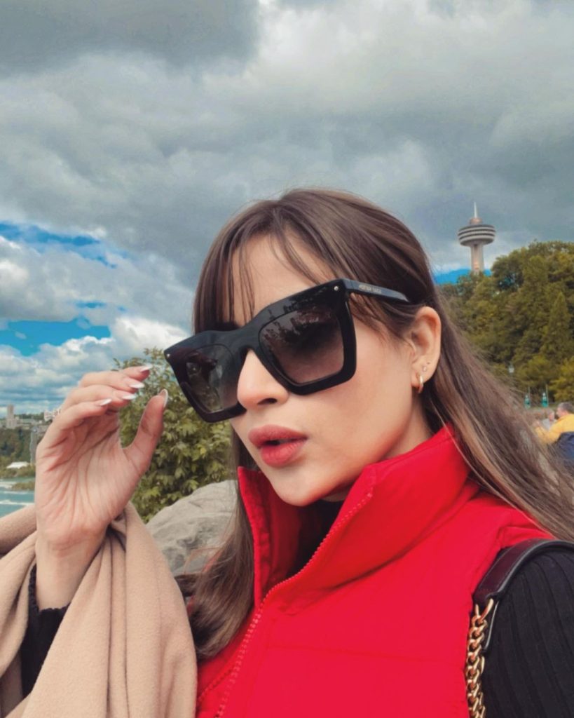 Saboor Aly Visits The Majestic Niagara Falls In Canada