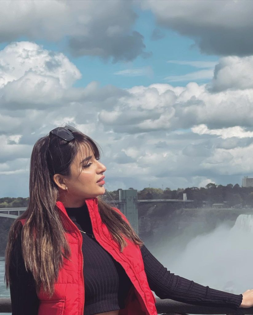 Saboor Aly Visits The Majestic Niagara Falls In Canada