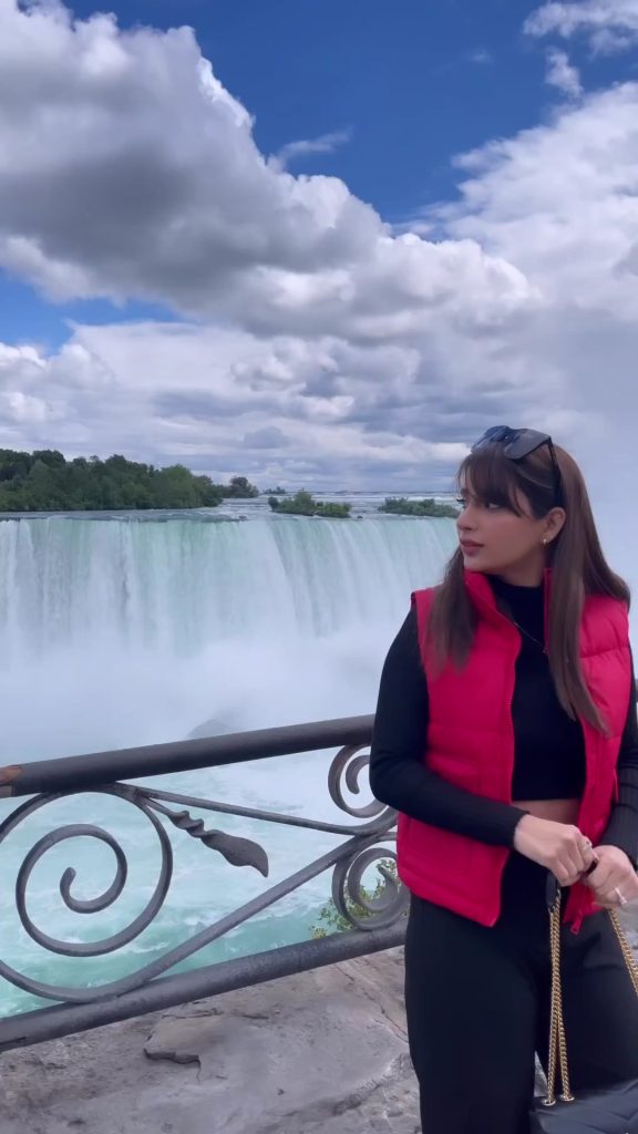 Saboor Aly Visits The Majestic Niagara Falls In Canada