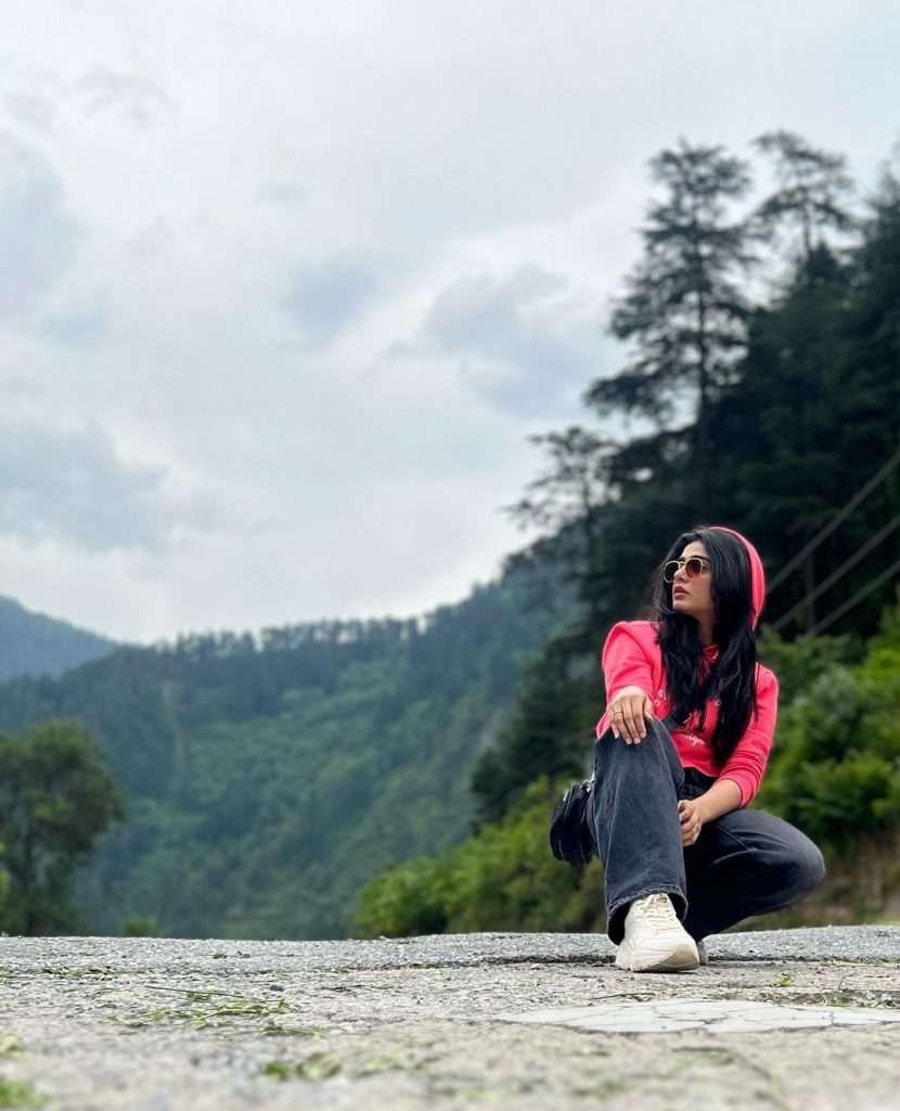 Zainab Shabbir and Usama Khan Pictures From Northern Areas With Friends