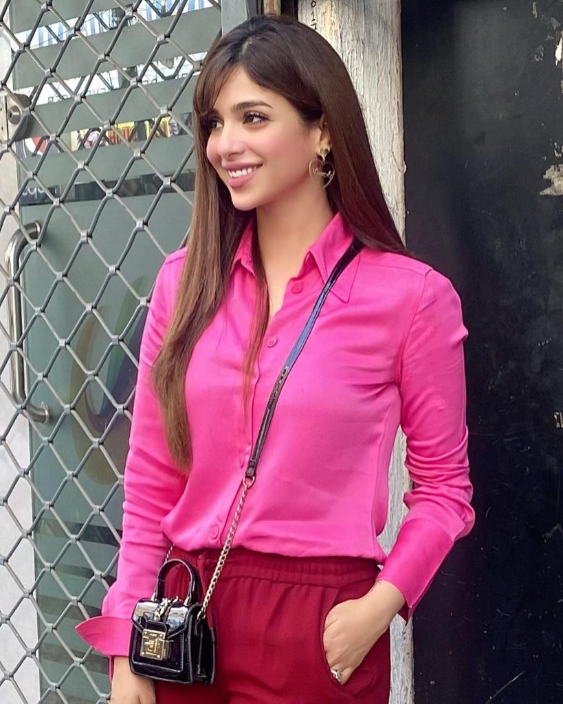 Sonya Hussyn Looks Chic In Western Attire