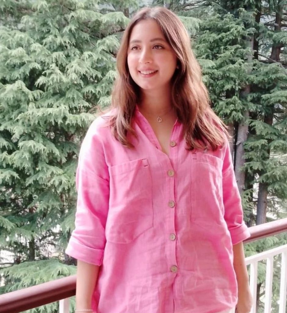 Komal Aziz Khan Spent Eid In Kashmir