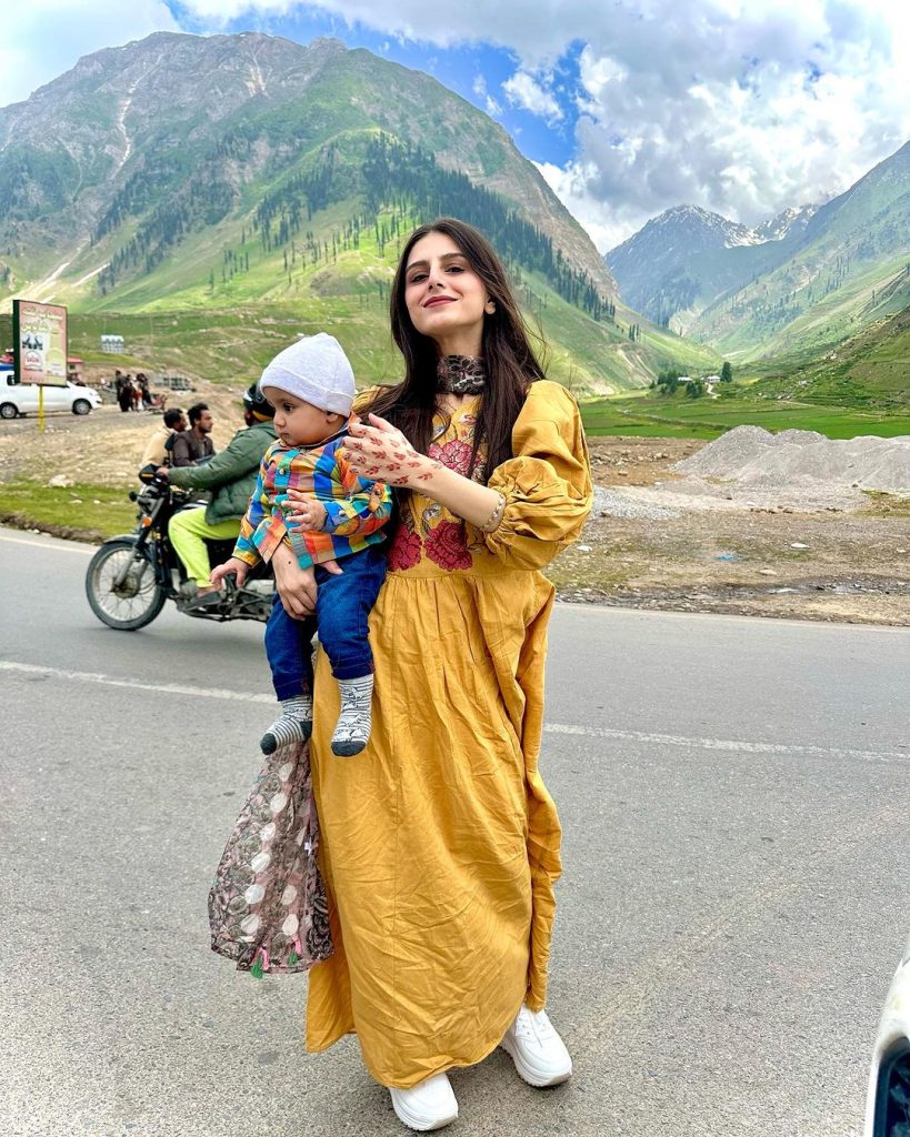 Maaz Safder Beautiful Family Pictures From Northern Areas Trip