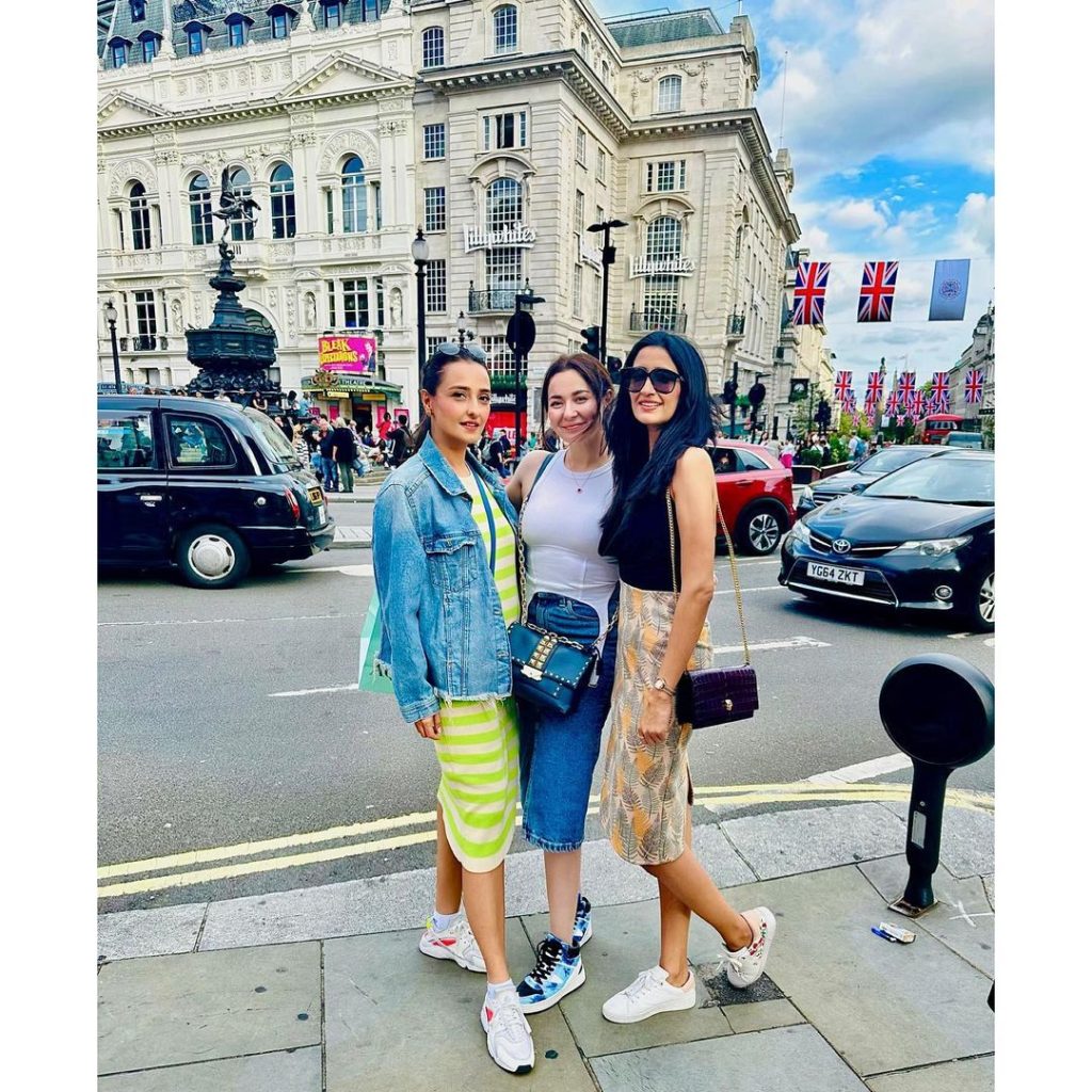 Hania Aamir And Momal Sheikh Vacation In London