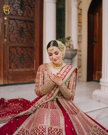 Hania Aamir Is A Total Stunner In Her Latest Bridal Shoot | Reviewit.pk