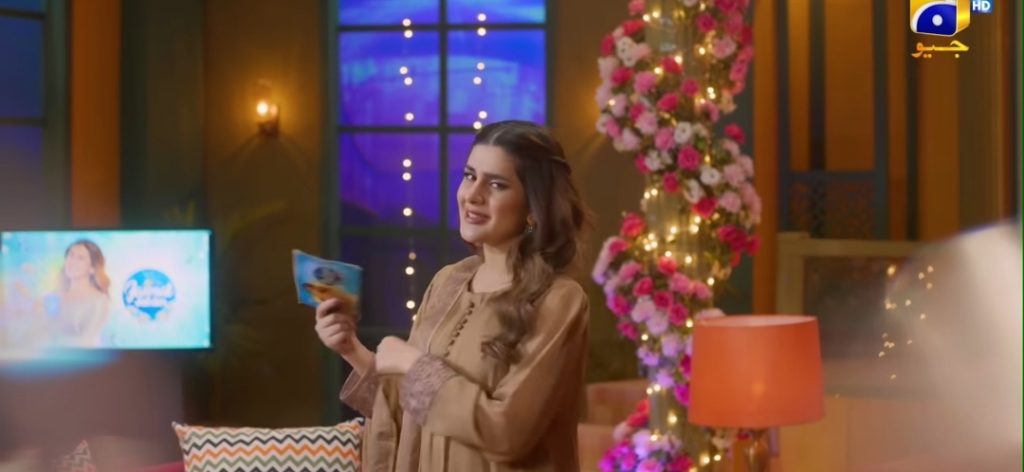 Public Reacts To Unusual Teasers of Kubra Khan's Upcoming Drama