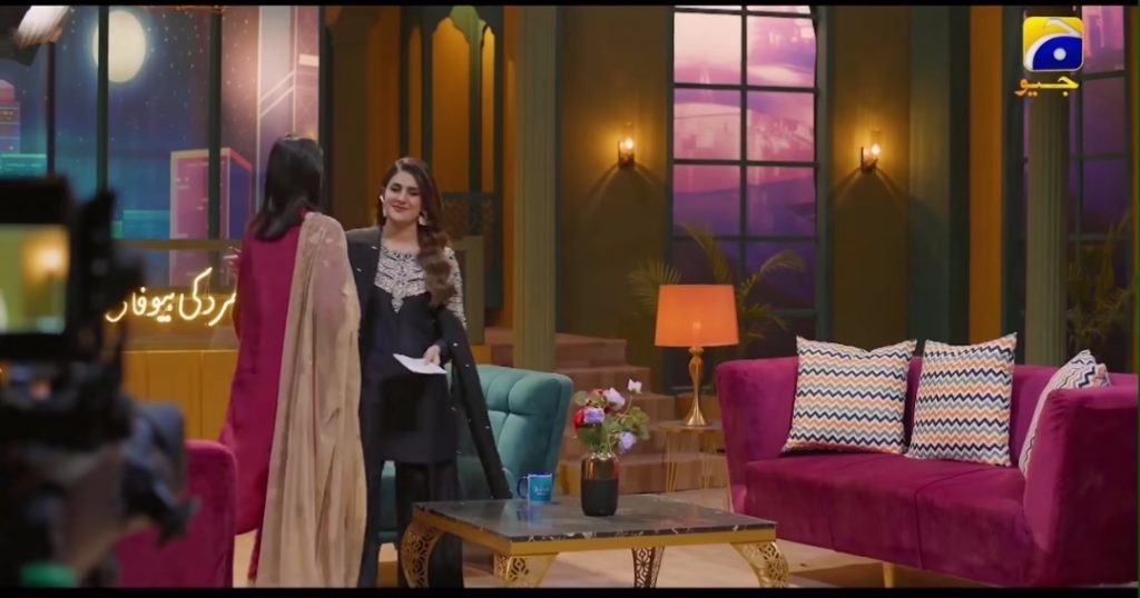 Public Reacts To Unusual Teasers of Kubra Khan's Upcoming Drama