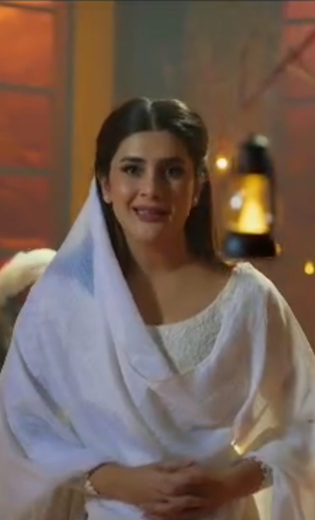 Public Reacts To Unusual Teasers of Kubra Khan's Upcoming Drama