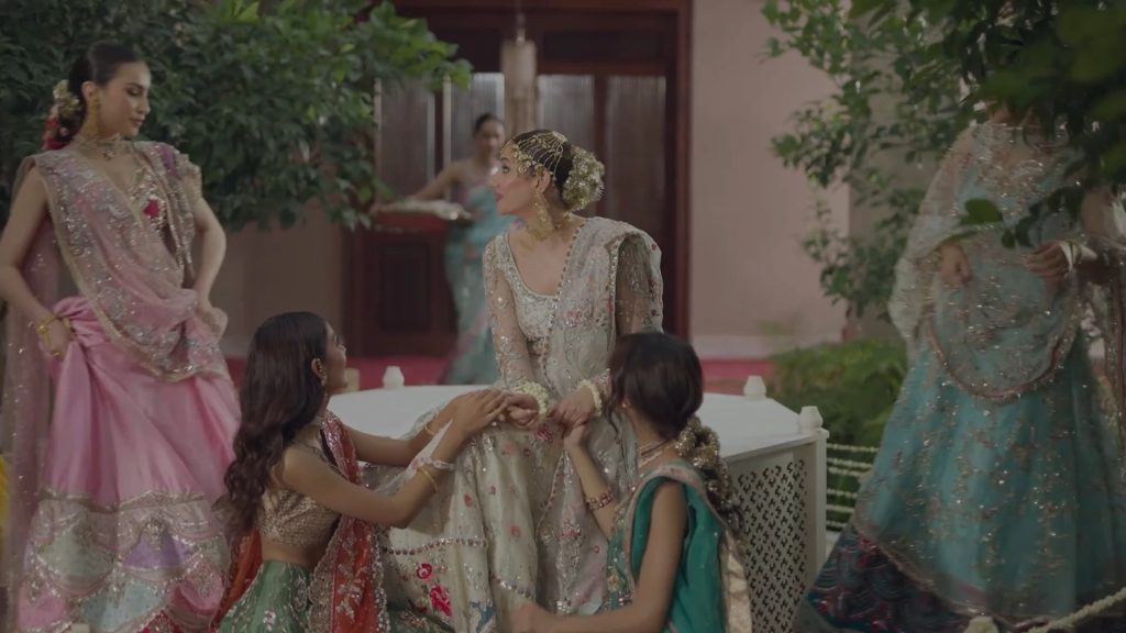 Mahira Khan Looks Ethereal In Rano's Heirloom Bridal Campaign