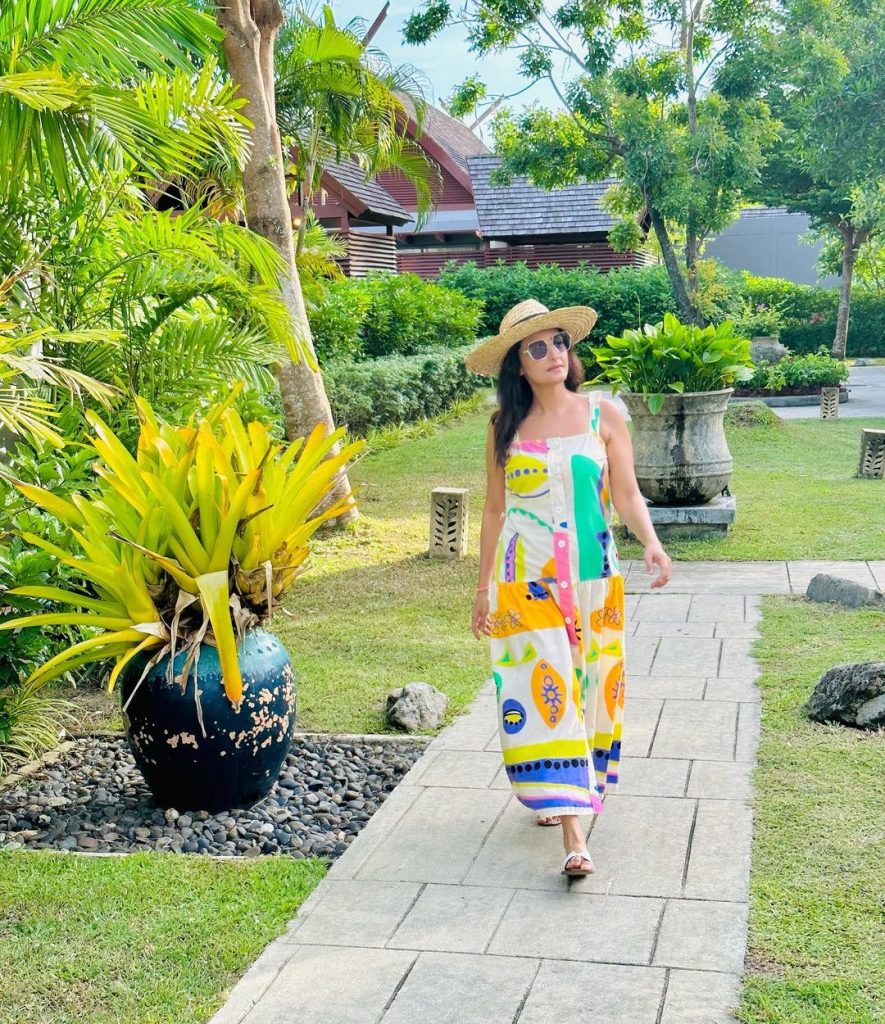 Momal Sheikh Shares Pictures From Phuket Trip With Husband And Children