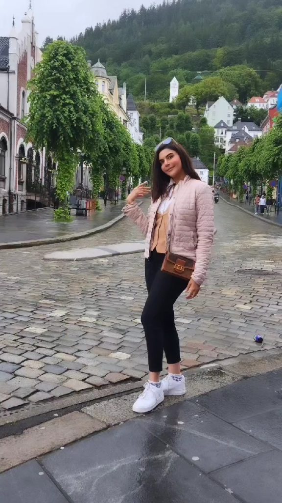 Nida Yasir Looks Stylish On Trip To Europe
