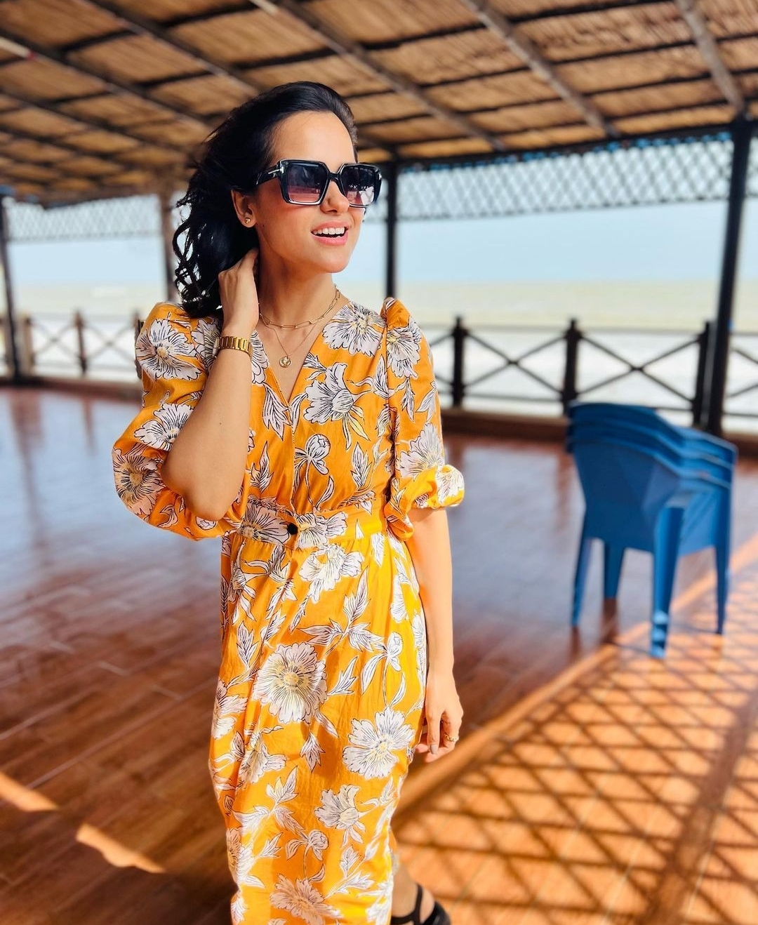 Rabya Kulsoom Spends Eid Day With Family on Beach | Reviewit.pk