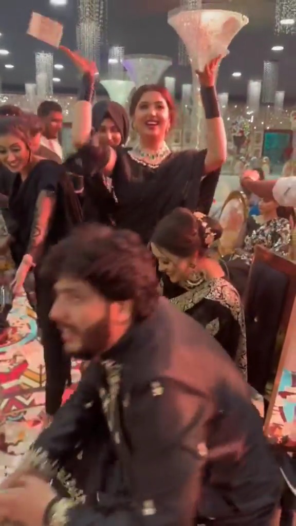 Kanwal Aftab Criticized For Showing Off Wealth On Sehar Hayat Wedding