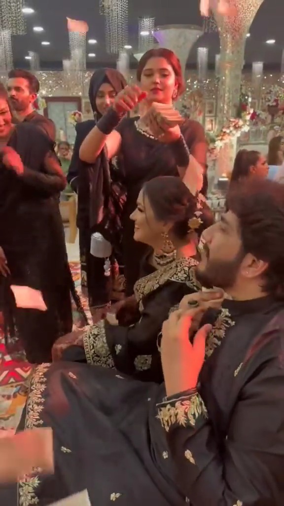 Kanwal Aftab Criticized For Showing Off Wealth On Sehar Hayat Wedding