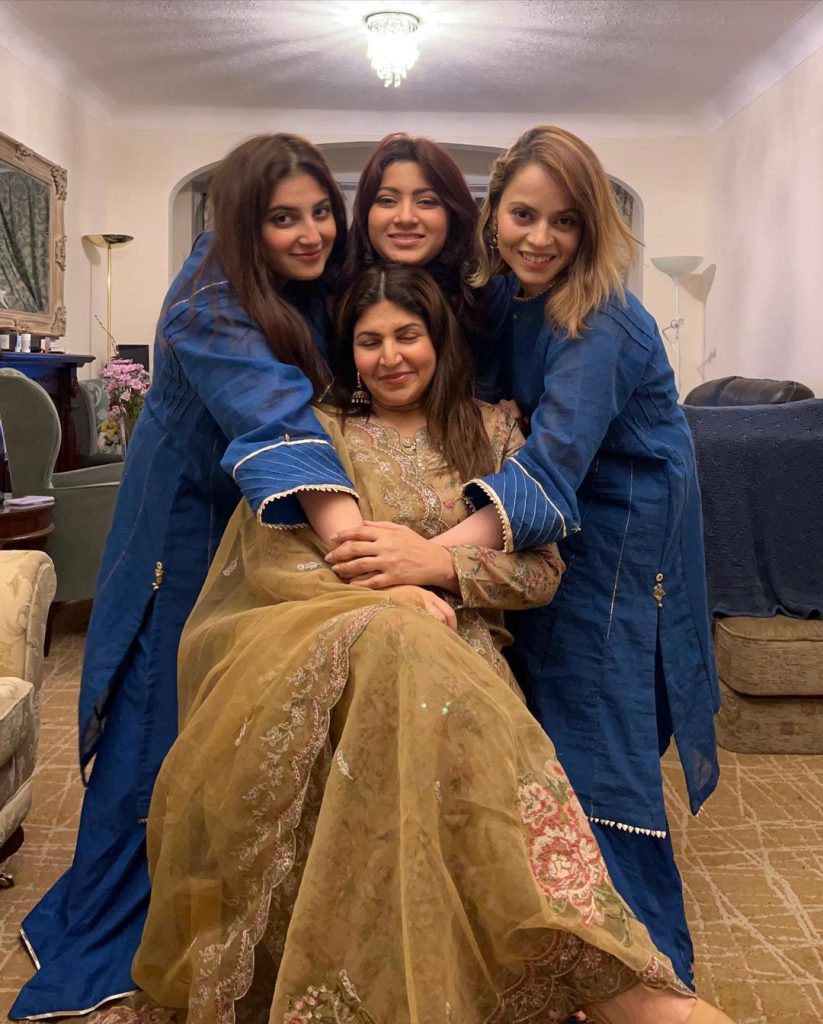 Shagufta Ijaz With Daughters on Eid