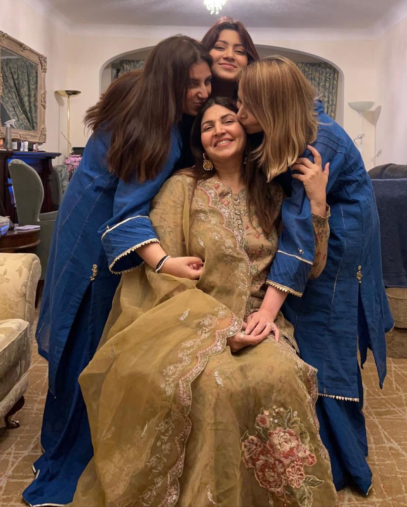 Shagufta Ijaz With Daughters on Eid