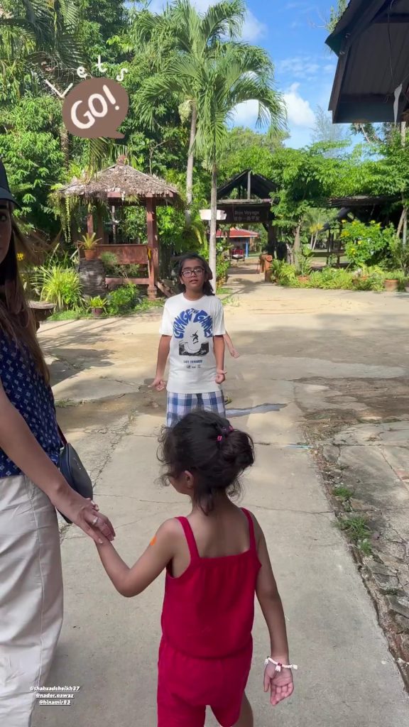 Shahzad Sheikh And Momal Sheikh With Families In Phuket