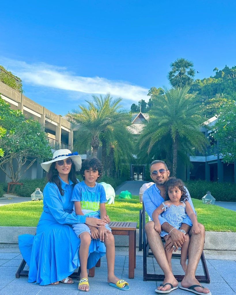 Shahzad Sheikh And Momal Sheikh With Families In Phuket