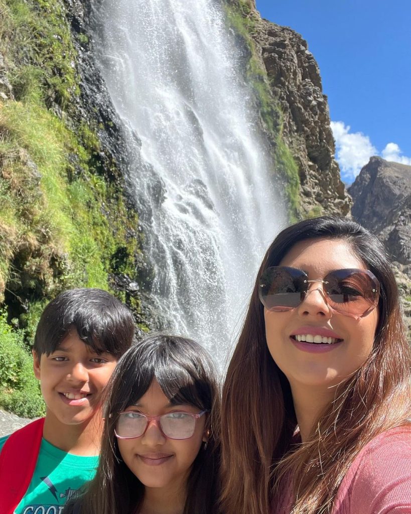 Sunita Marshall Visits Khaplu Fort With Family