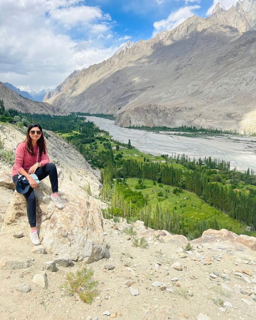 Sunita Marshall Visits Khaplu Fort With Family