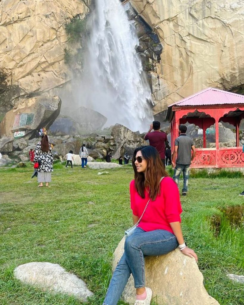 Sunita Marshall Visits Khaplu Fort With Family