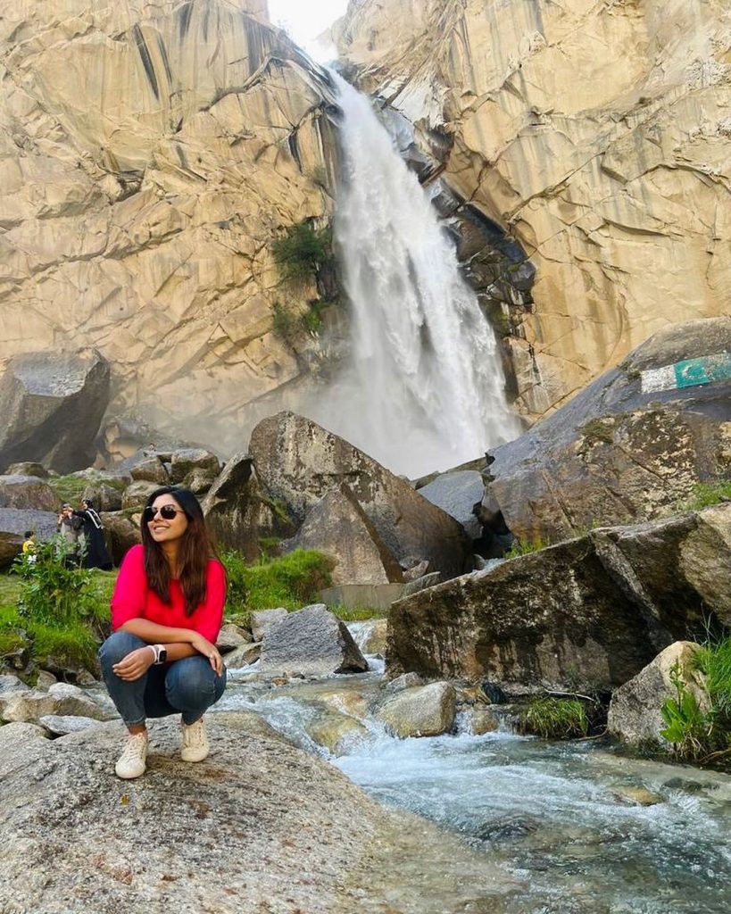 Sunita Marshall Visits Khaplu Fort With Family