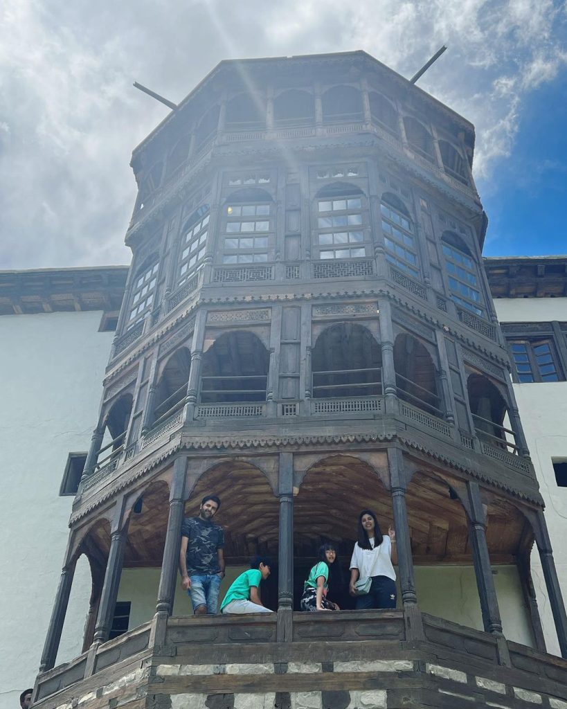 Sunita Marshall Visits Khaplu Fort With Family