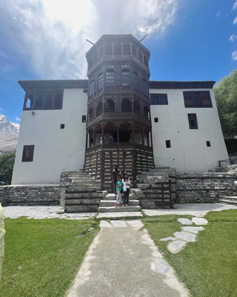 Sunita Marshall Visits Khaplu Fort With Family