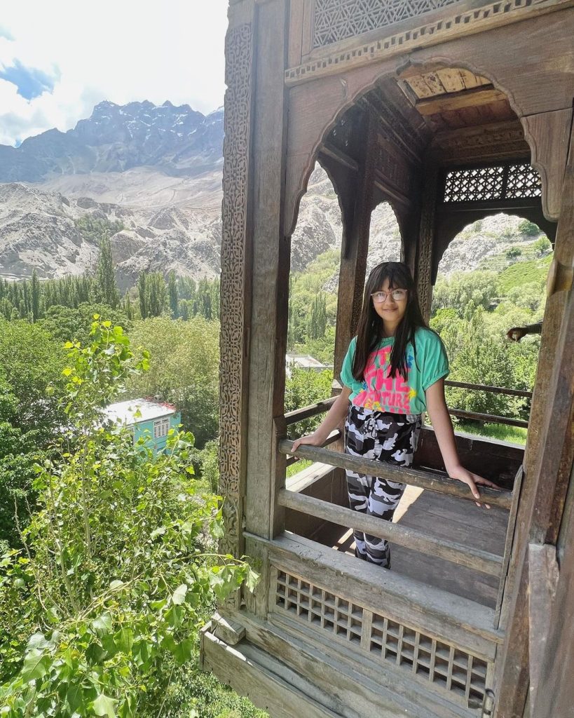 Sunita Marshall Visits Khaplu Fort With Family