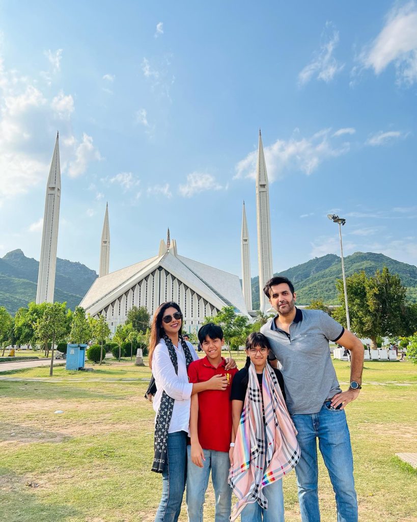 Sunita Marshall Visits Khaplu Fort With Family