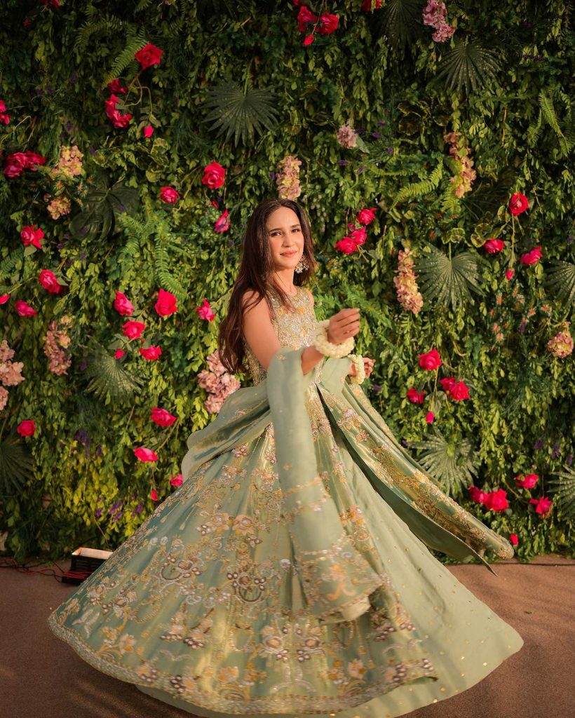 Anoushay Abbasi Gorgeous HD Pictures from Anzela Abbasi's Wedding