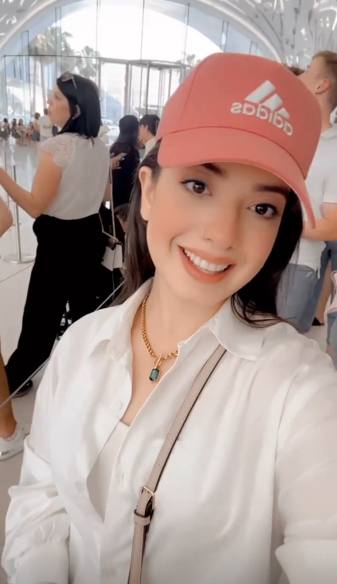 Arisha Razi Shares Pictures From Recent Dubai Trip | Reviewit.pk
