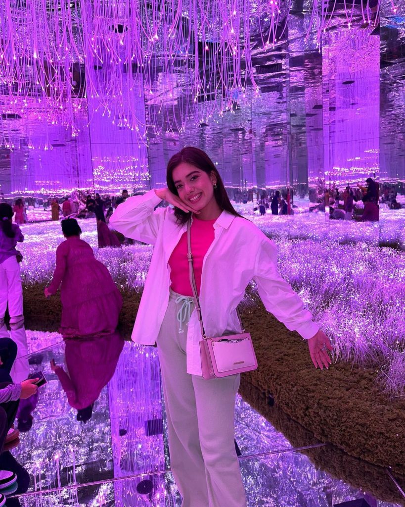 Arisha Razi Mesmerizing Clicks From Dubai