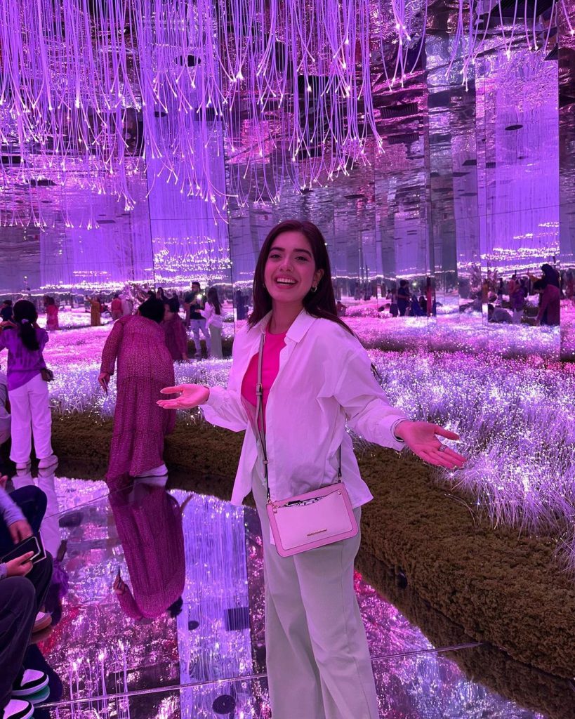 Arisha Razi Mesmerizing Clicks From Dubai