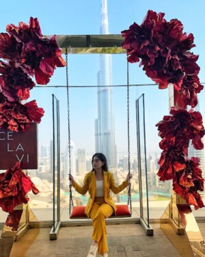 Arisha Razi Mesmerizing Clicks From Dubai | Reviewit.pk