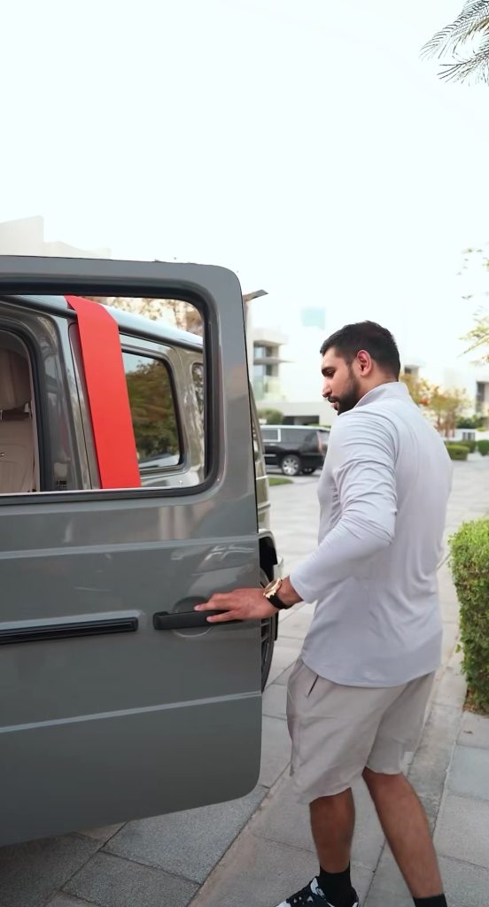 Amir Khan Gifts An Expensive Car To Wife Faryal Makhdoom