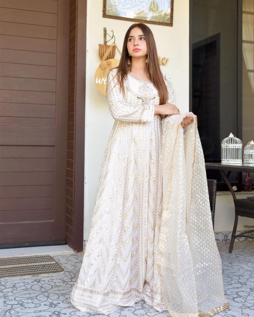 Five Beautiful Looks Of Gorgeous Sabeena Farooq