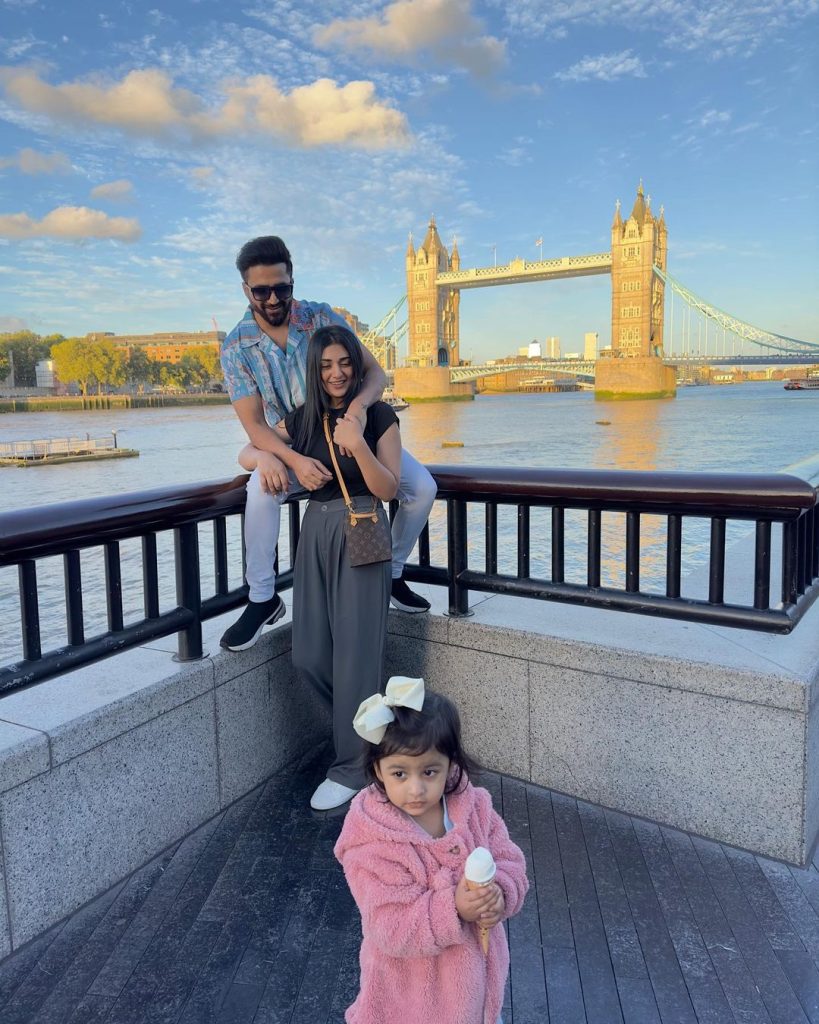 Sarah Khan's New Alluring Photos From London