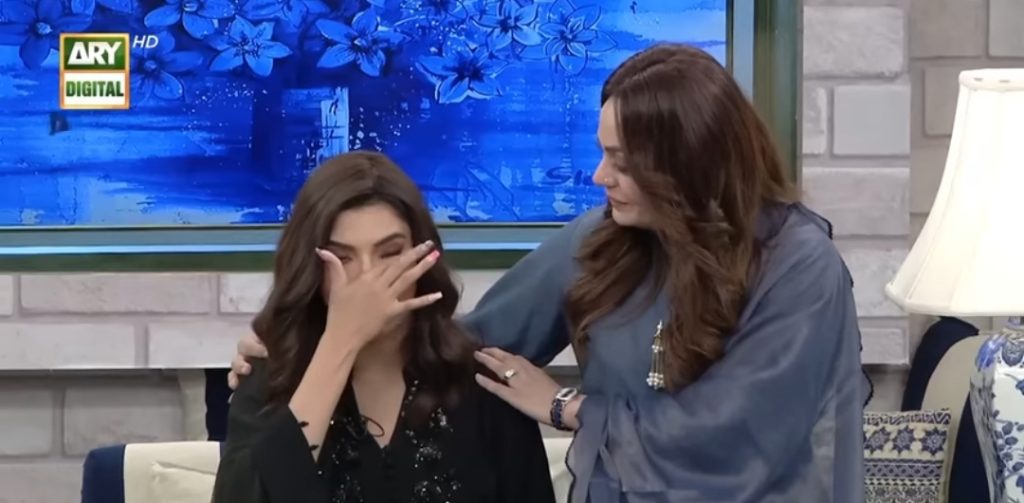 Nida Yasir Emotionally Cries In Her Recent Live Morning Show