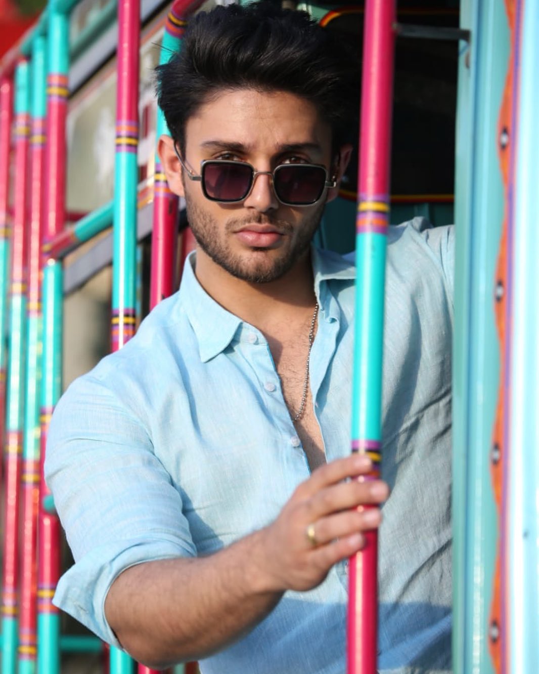 Inside Adnan Raza Mir's Mind | Reviewit.pk